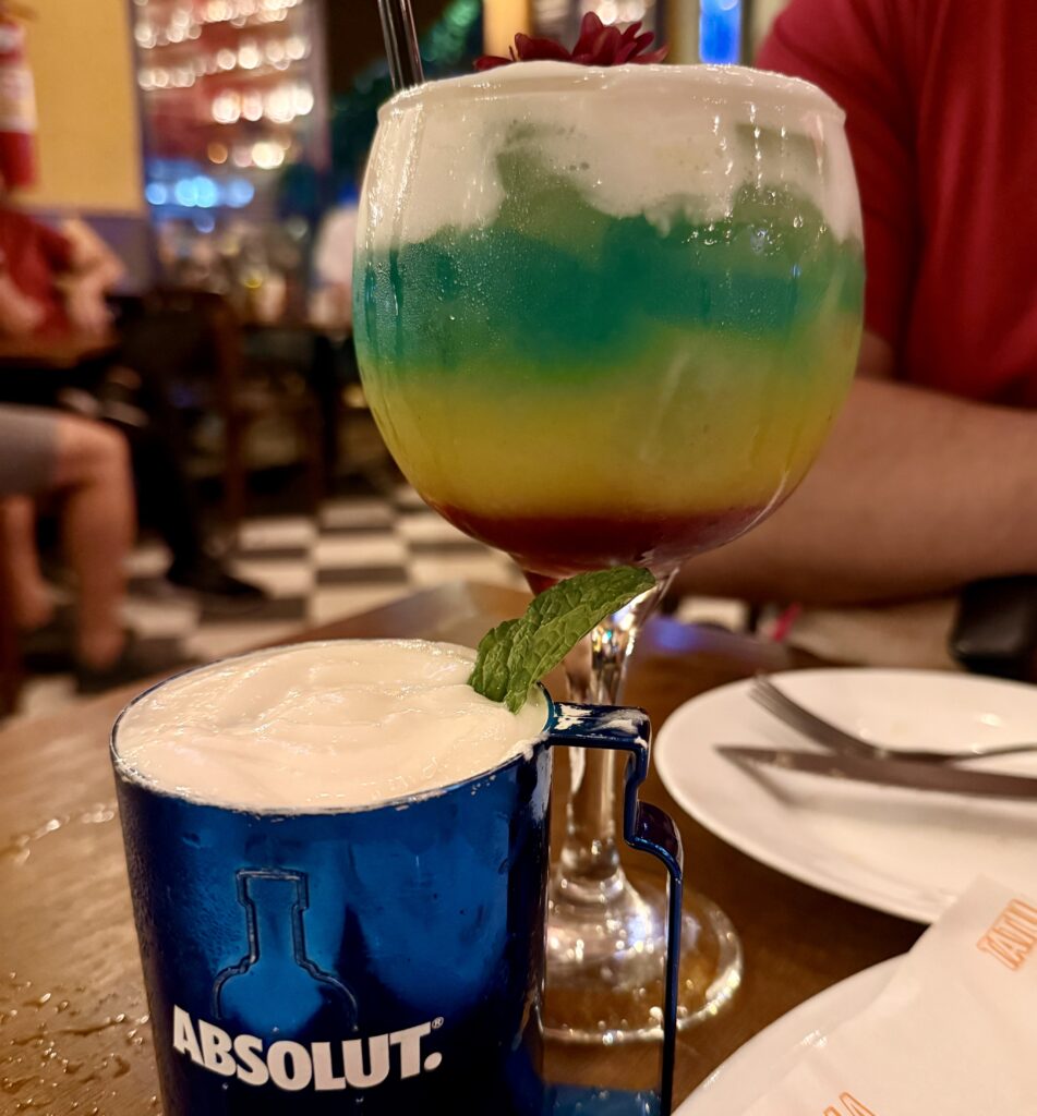 Tatu Bola Bar - Drinks